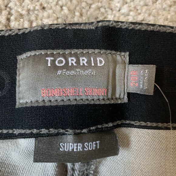 NEW Torrid Bombshell Skinny Super Soft Size 20R Smoke N Mirror Color - Picture 3 of 10